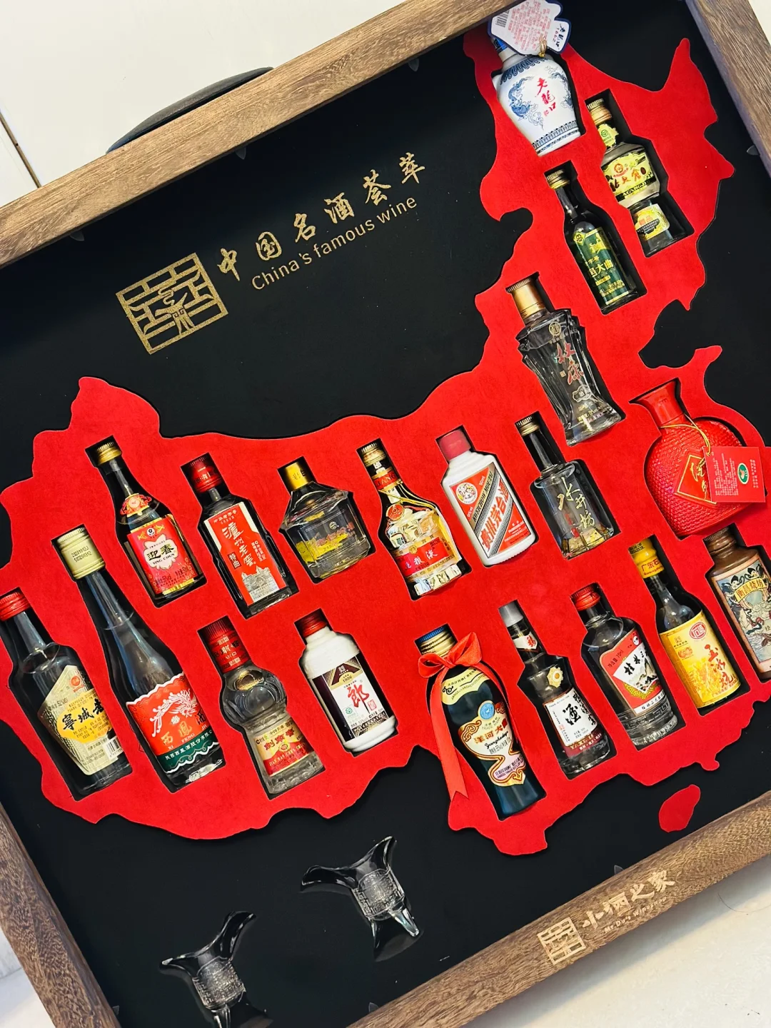 2024年最火爆礼盒：地图白酒小酒版礼盒??