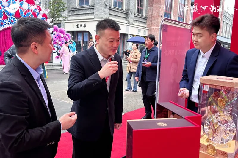 西凤酒海窖龄亮相2025宝鸡国际酒业展览会