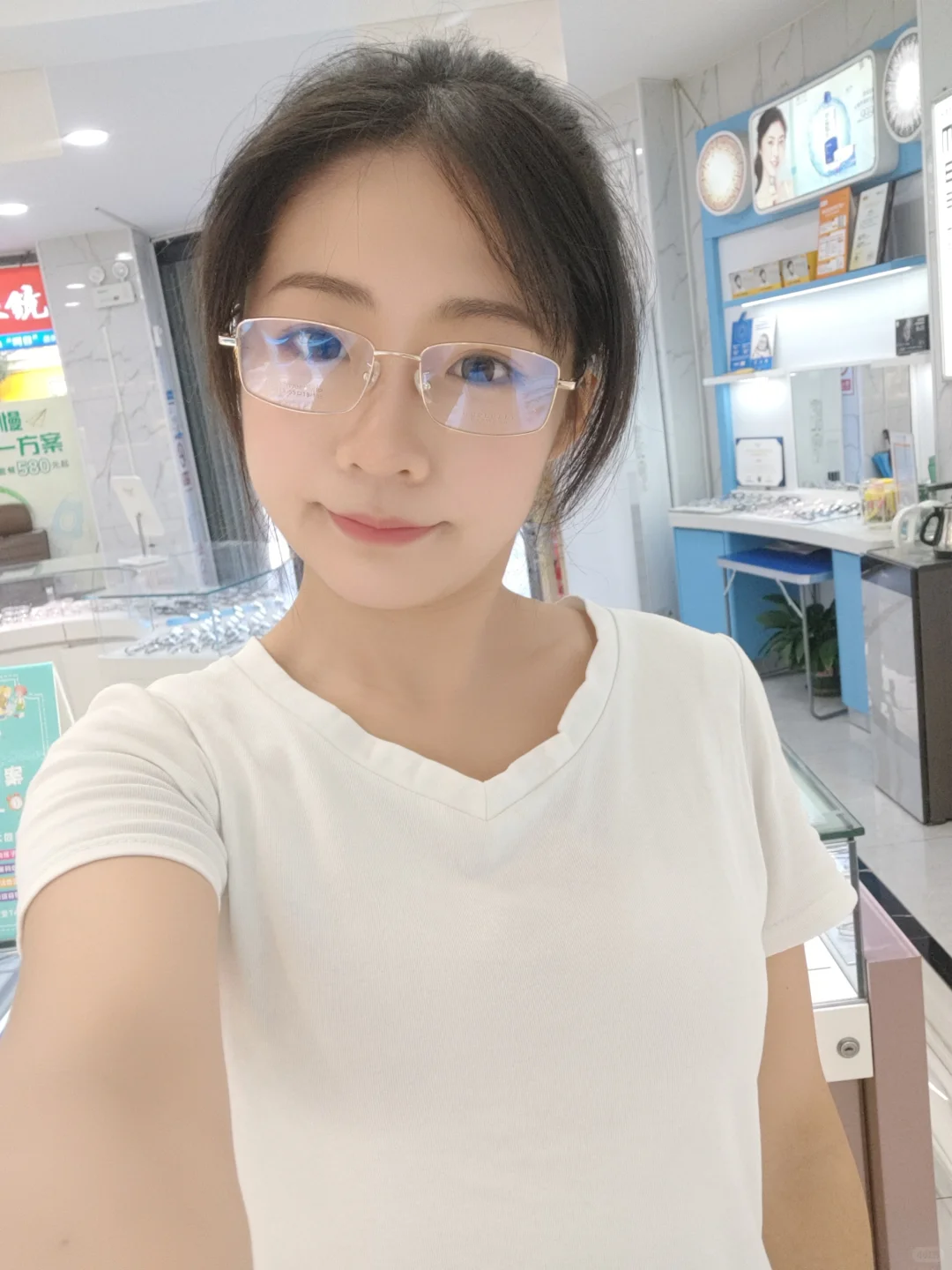 家人们，高度近视帮我看看选哪个