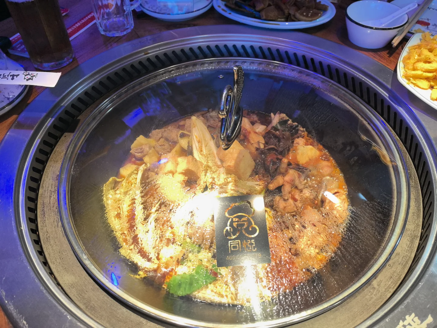 冒雨去买了红盖汾酒和水溶c，喝完人好暖呀