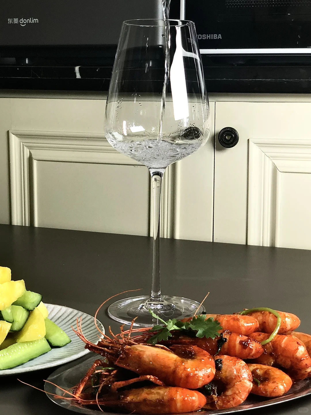 中年女人，晚上的快乐就该烟酒都来?