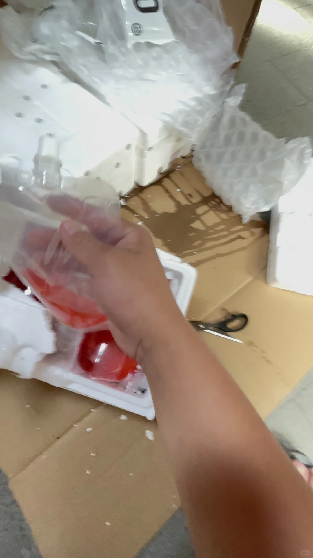 两百元运费暴力运输，几千元酒液全部报废