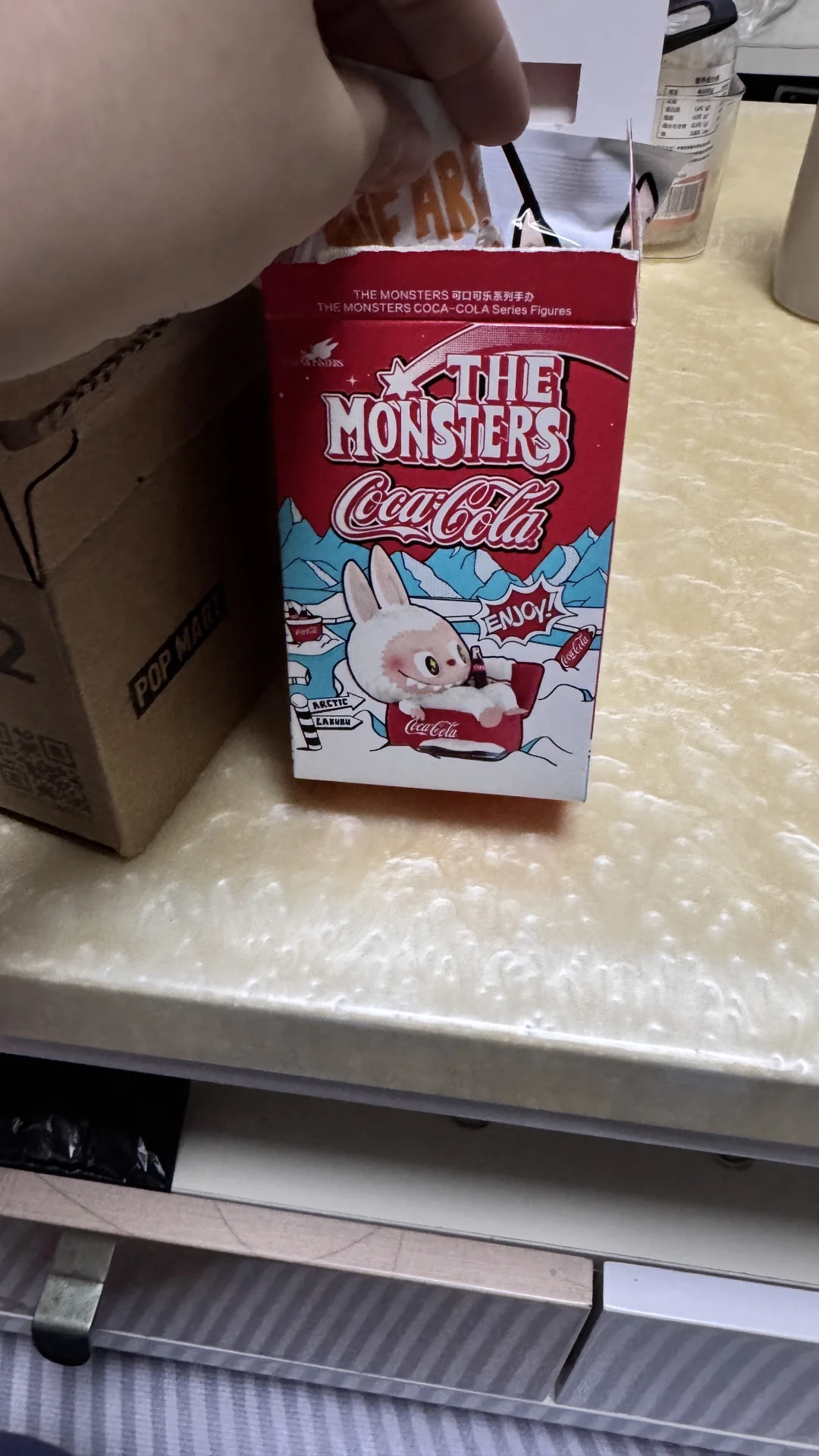 Labubu可口可乐系列疯狂驾驶开盒未开袋 急