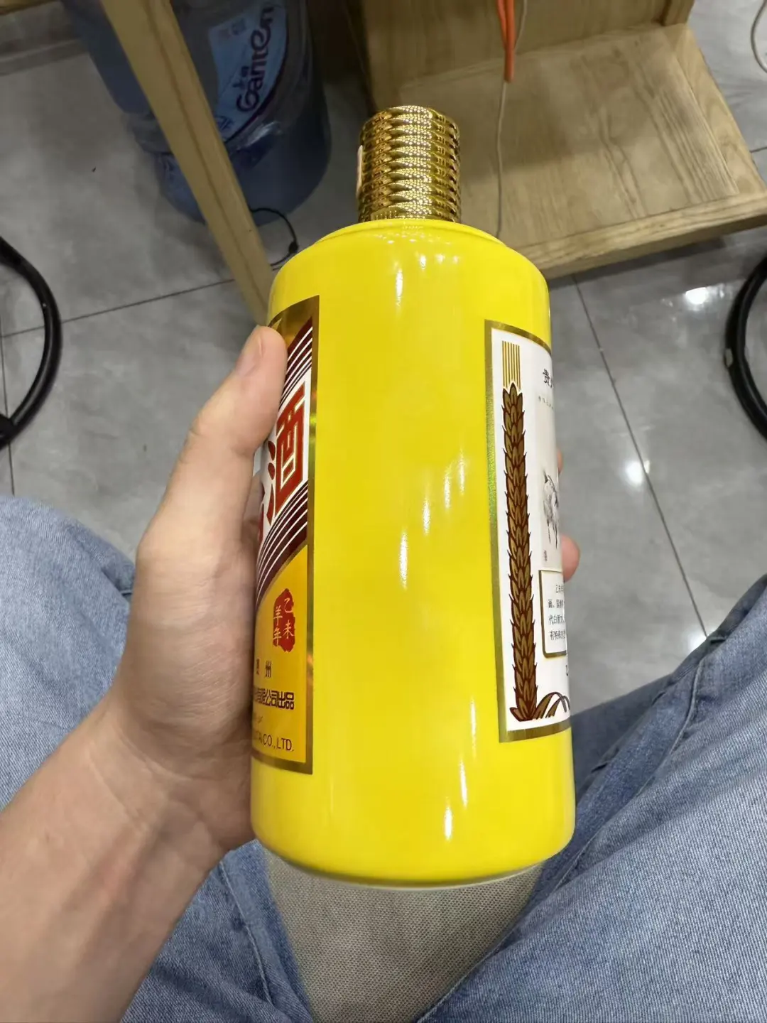 10.23茅台回收行情?新酒跌麻了，老酒却