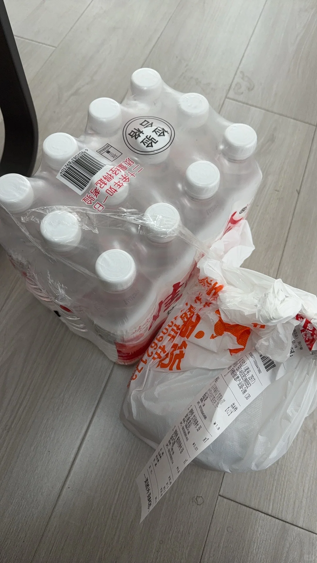 10瓶水！感谢美团～嘿嘿