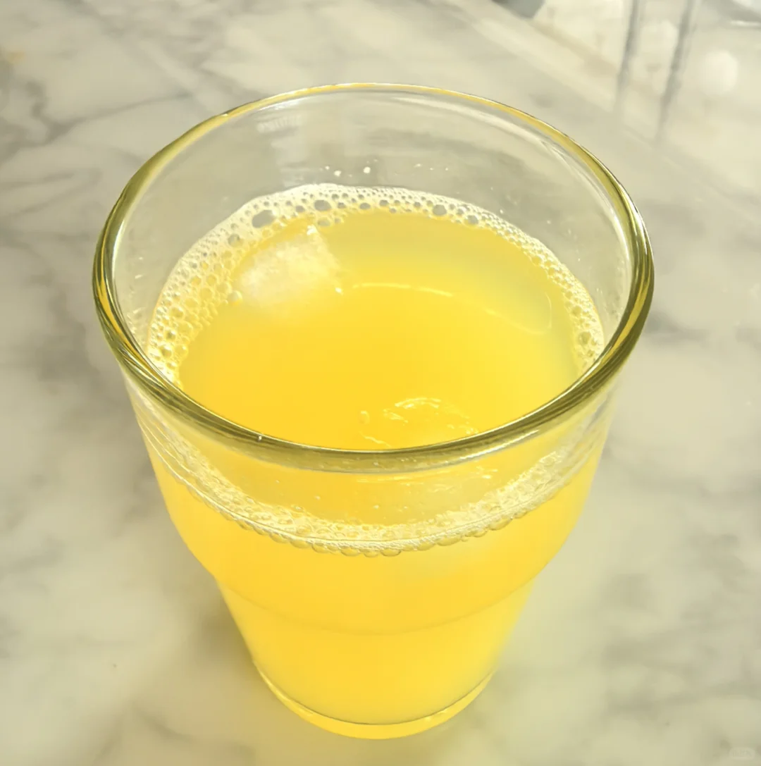 第一次榨出颜色这么漂亮的苹果汁