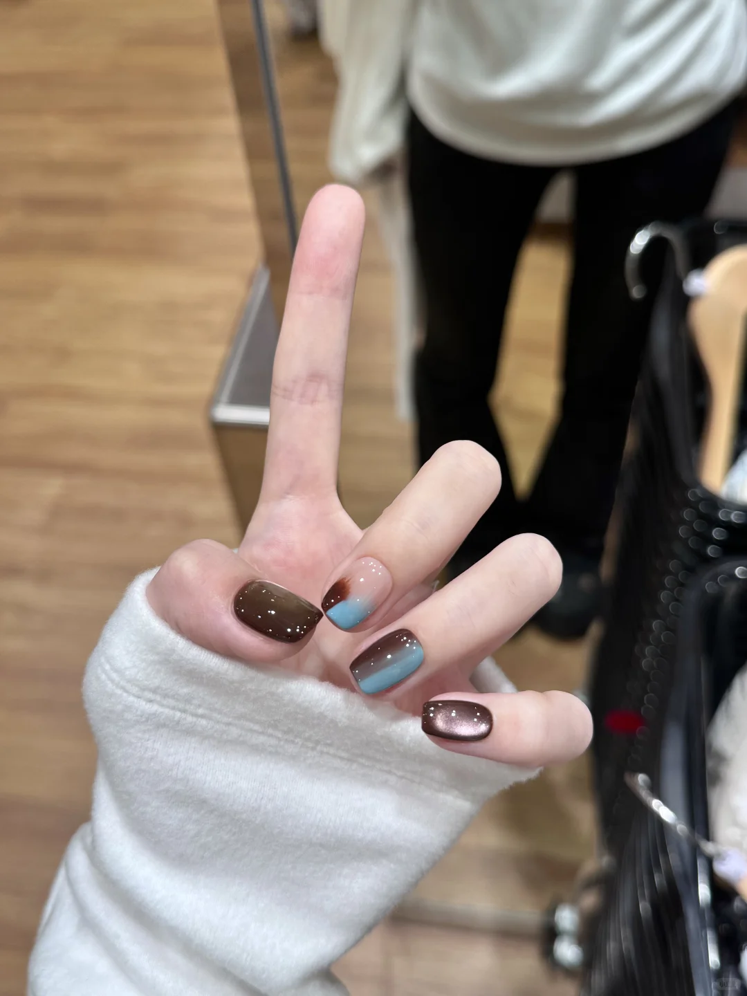 简约高级的可可奶茶色系的冬季美甲?✨