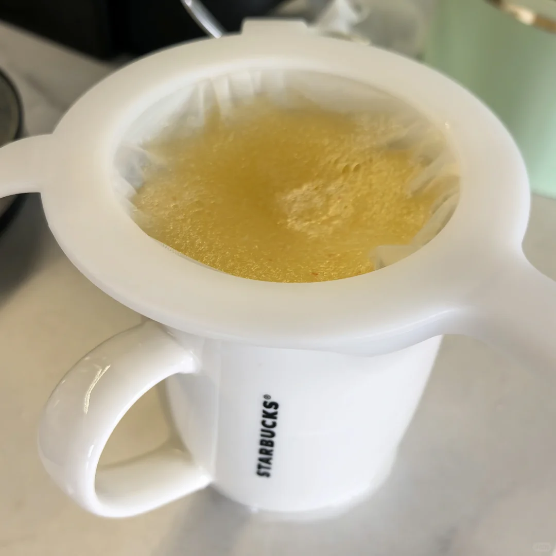 第一次榨出颜色这么漂亮的苹果汁