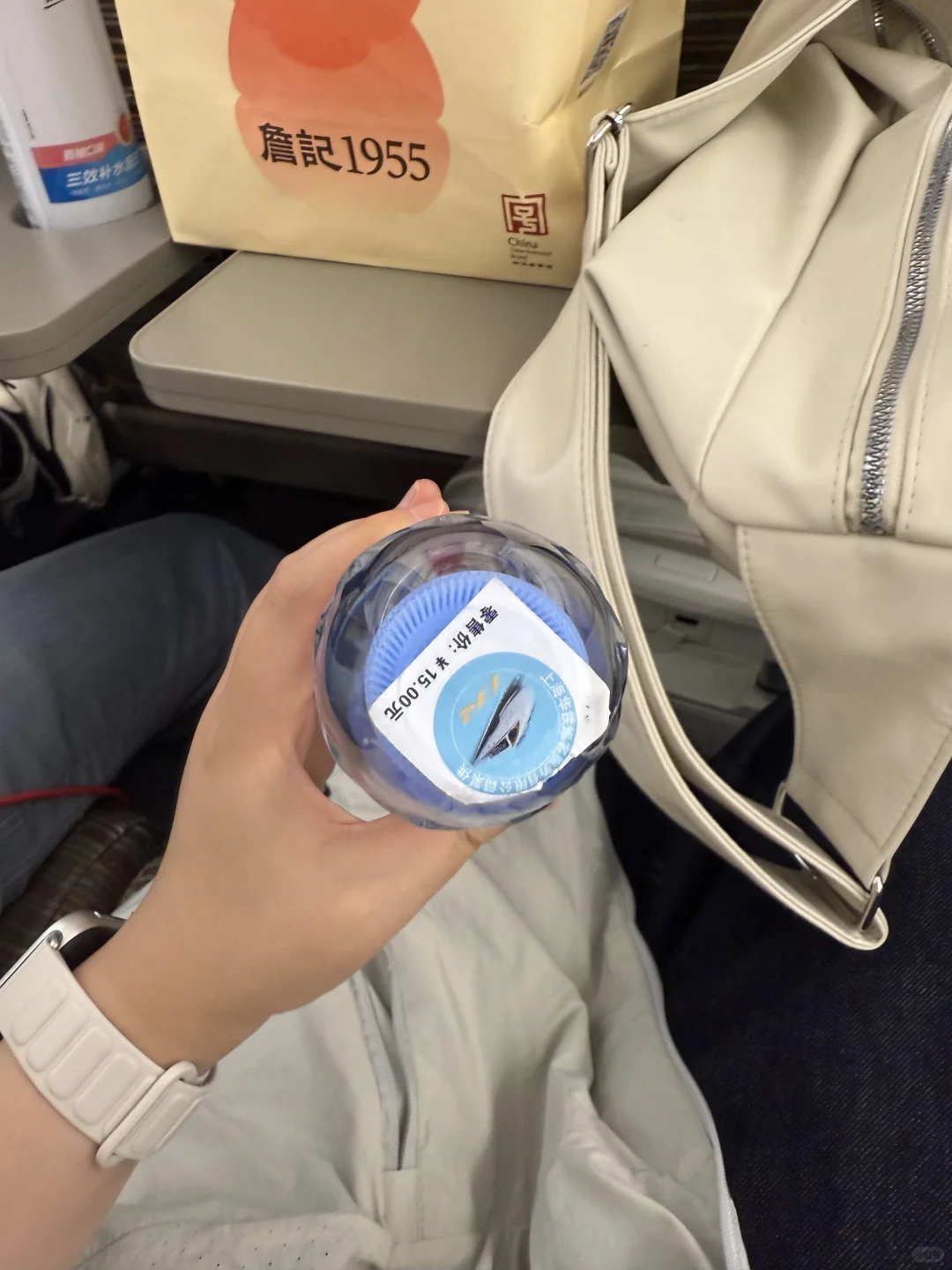 高铁矿泉水会惩罚每一个不问价格的人！