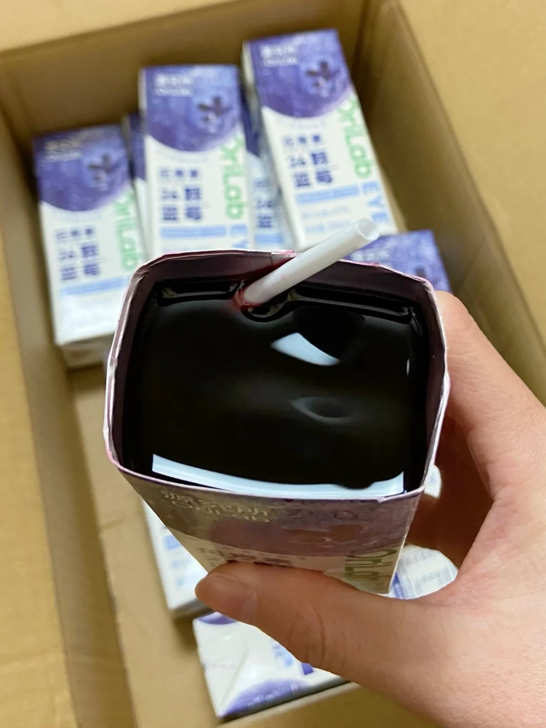 这个饮料我可不能藏着掖着……