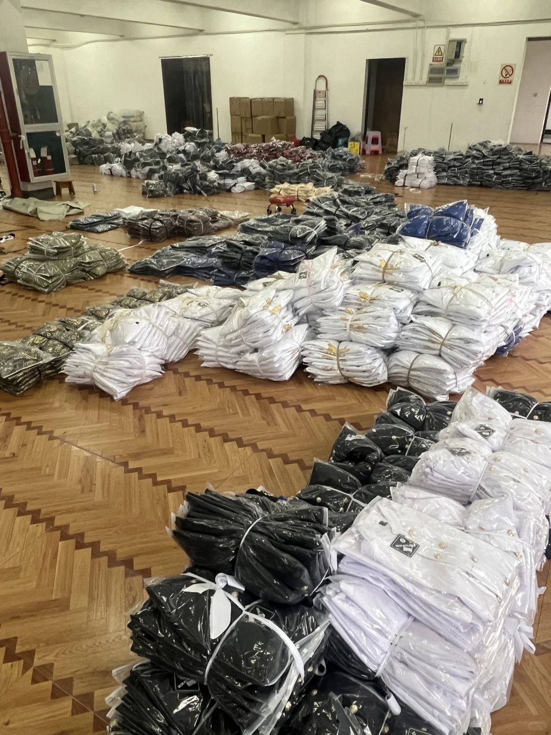 现在做跨境服装还能不能赚钱？
