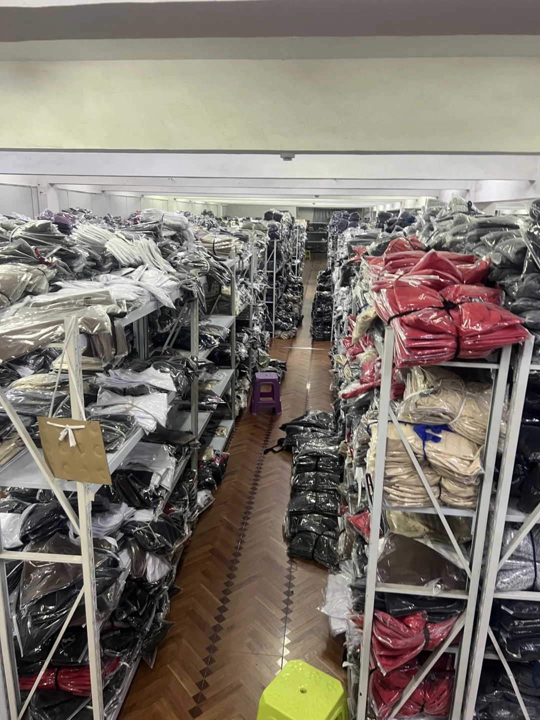 现在做跨境服装还能不能赚钱？