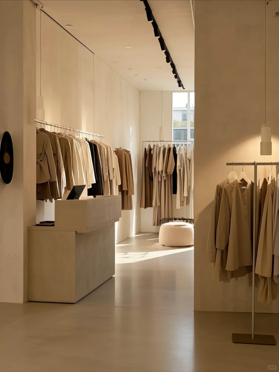 侘寂风｜服装店设计｜不必太奢华