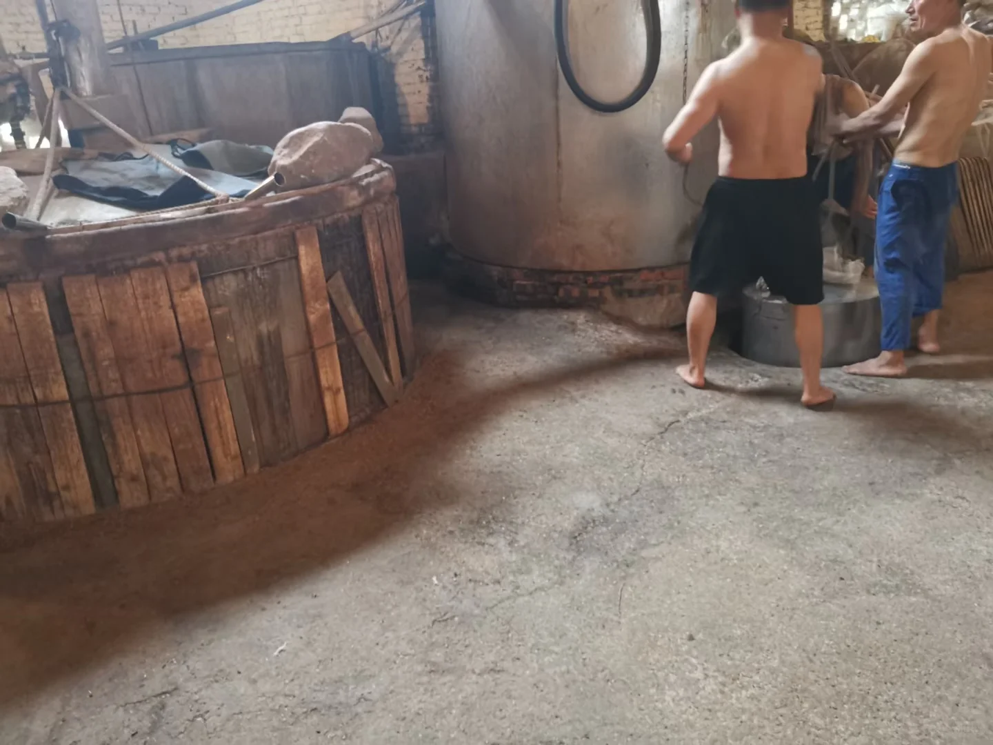 泡酒用的62度糯高粱纯粮酒，这是最好的选择