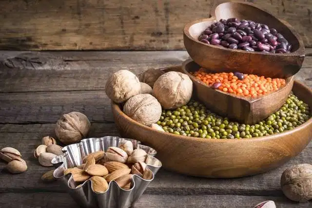 高粱之谜：为何它成为白酒酿造的首选？