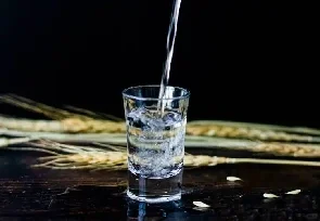 白酒演变:从古老米酒到现代蒸馏技艺