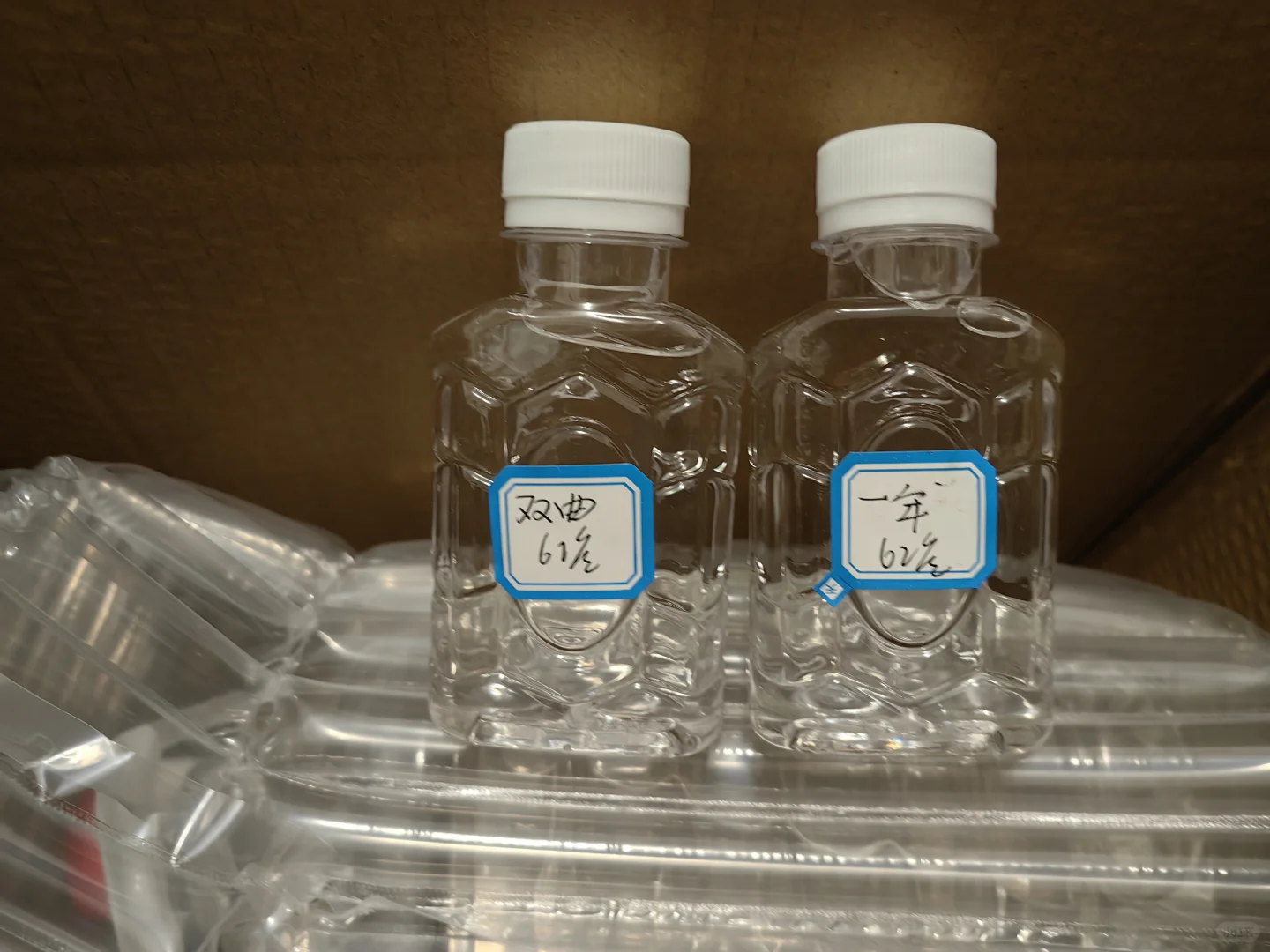 除了32一斤的糯高粱酒，还有20一斤的纯粮酒