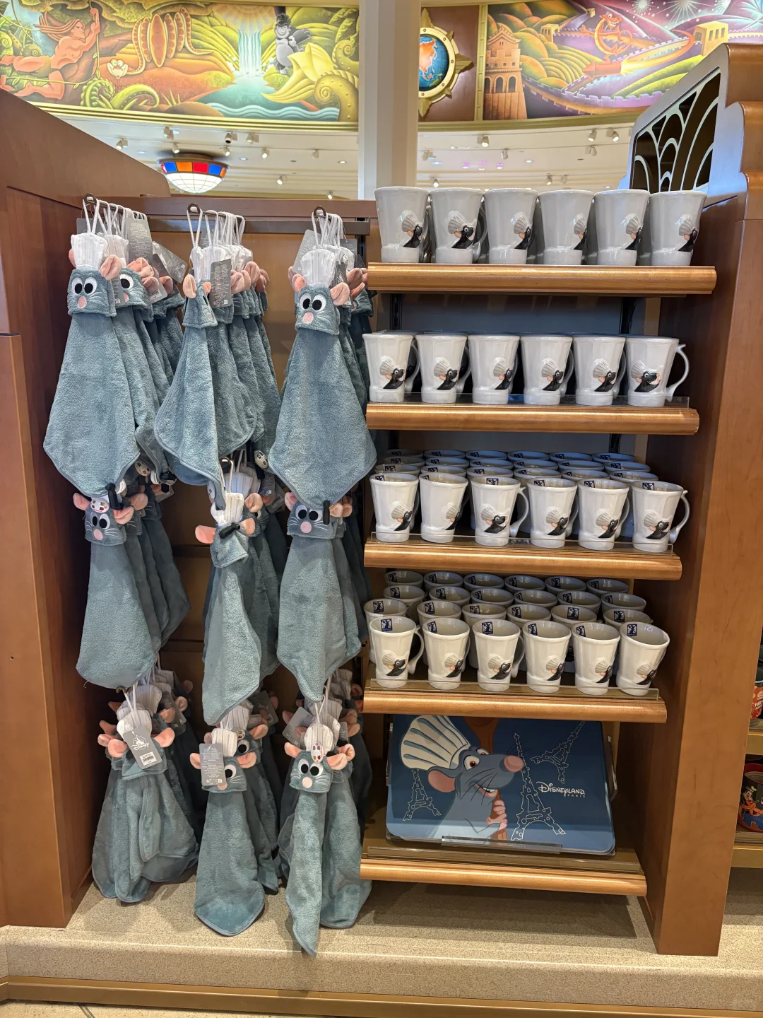 是谁在巴黎迪士尼买到了料理鼠王全家桶✌?