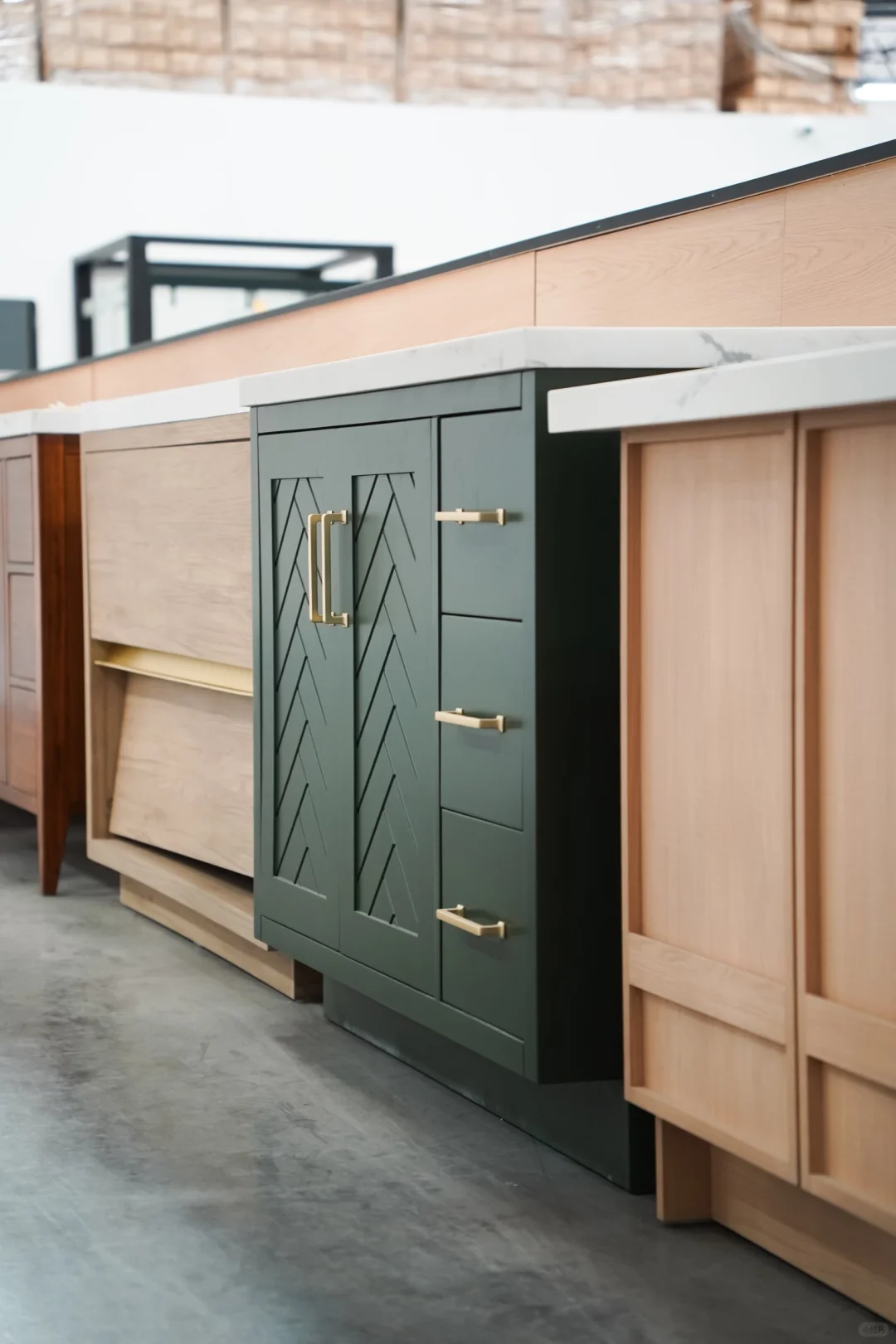 装修公司都来这拿货！洛杉矶本地仓库开放看