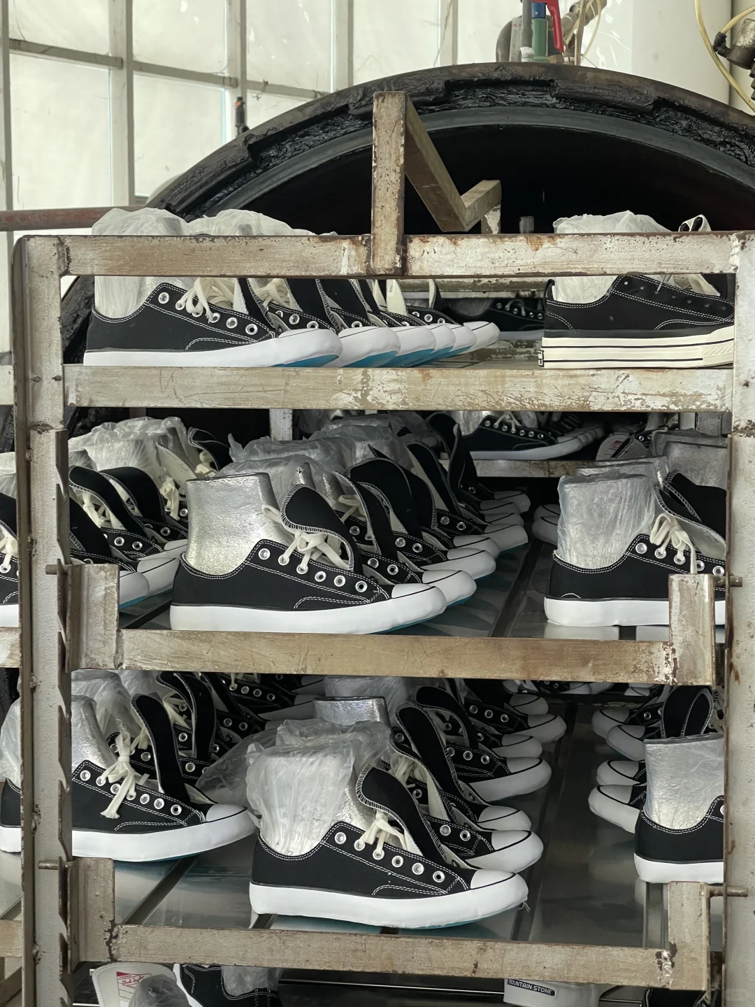 硫化工厂日常，这个季节帆布鞋需求量大了！