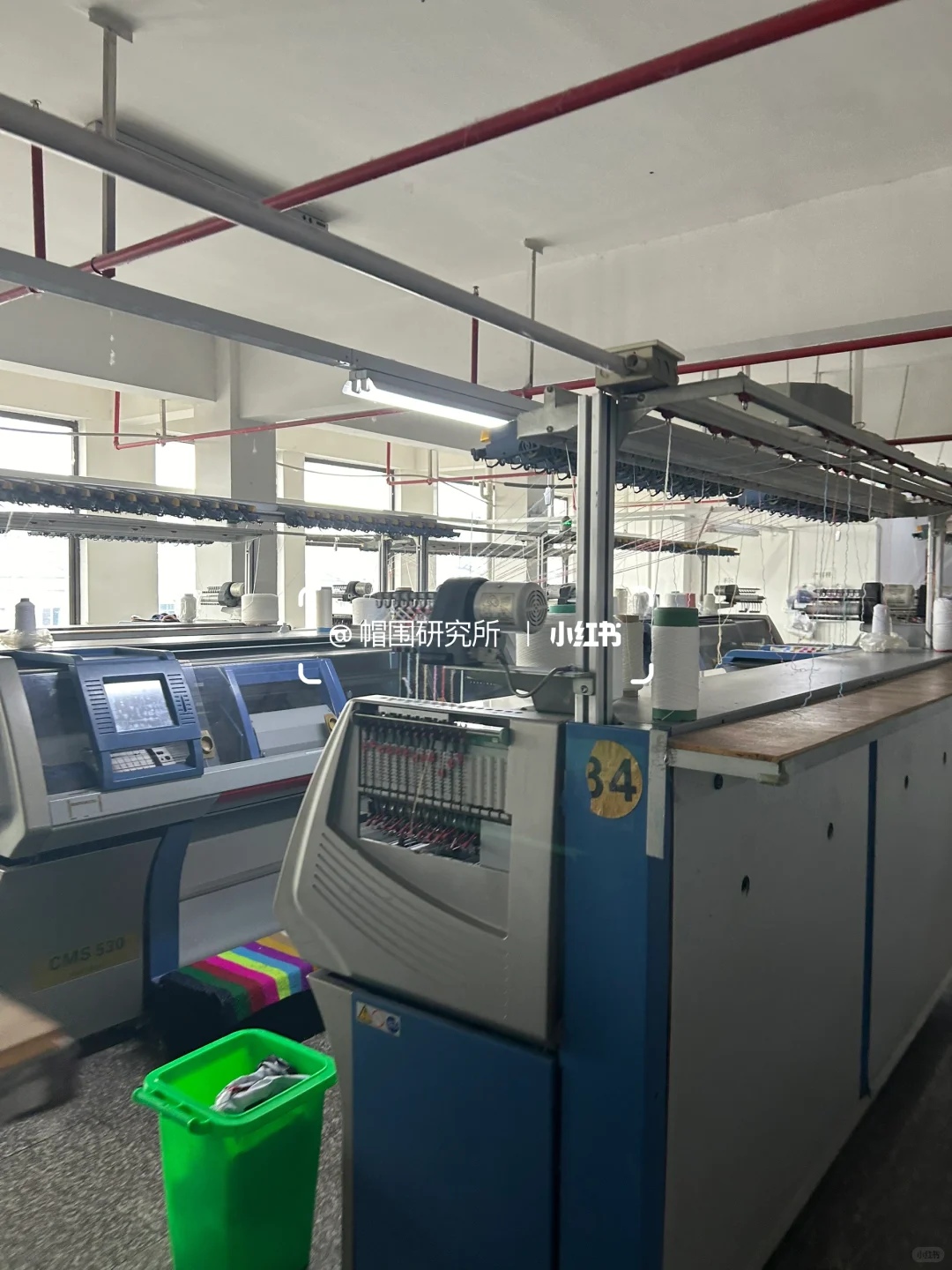 工厂出货实拍｜25年专业帽围手套工厂?