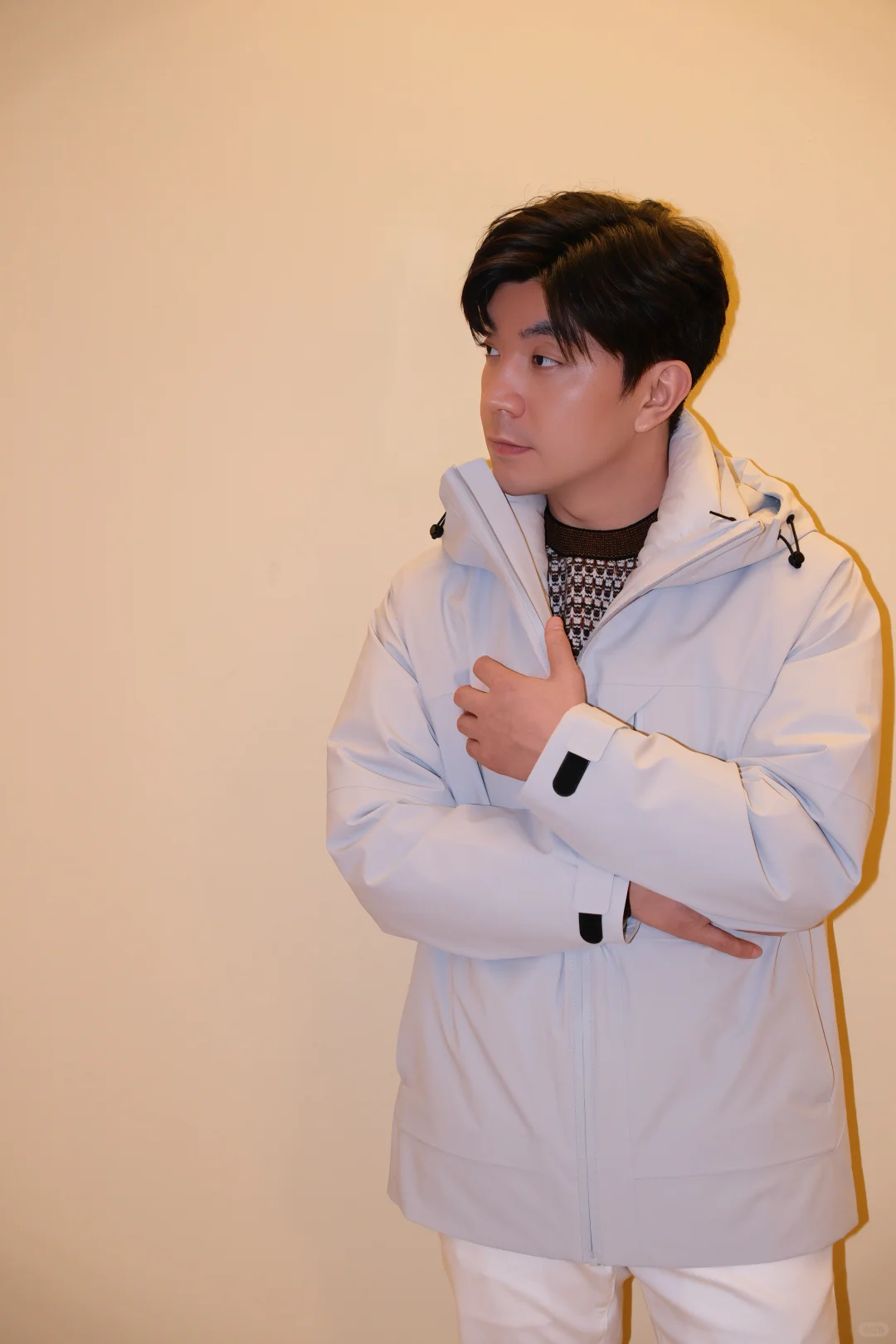 喜欢上他是因为他今天的穿搭