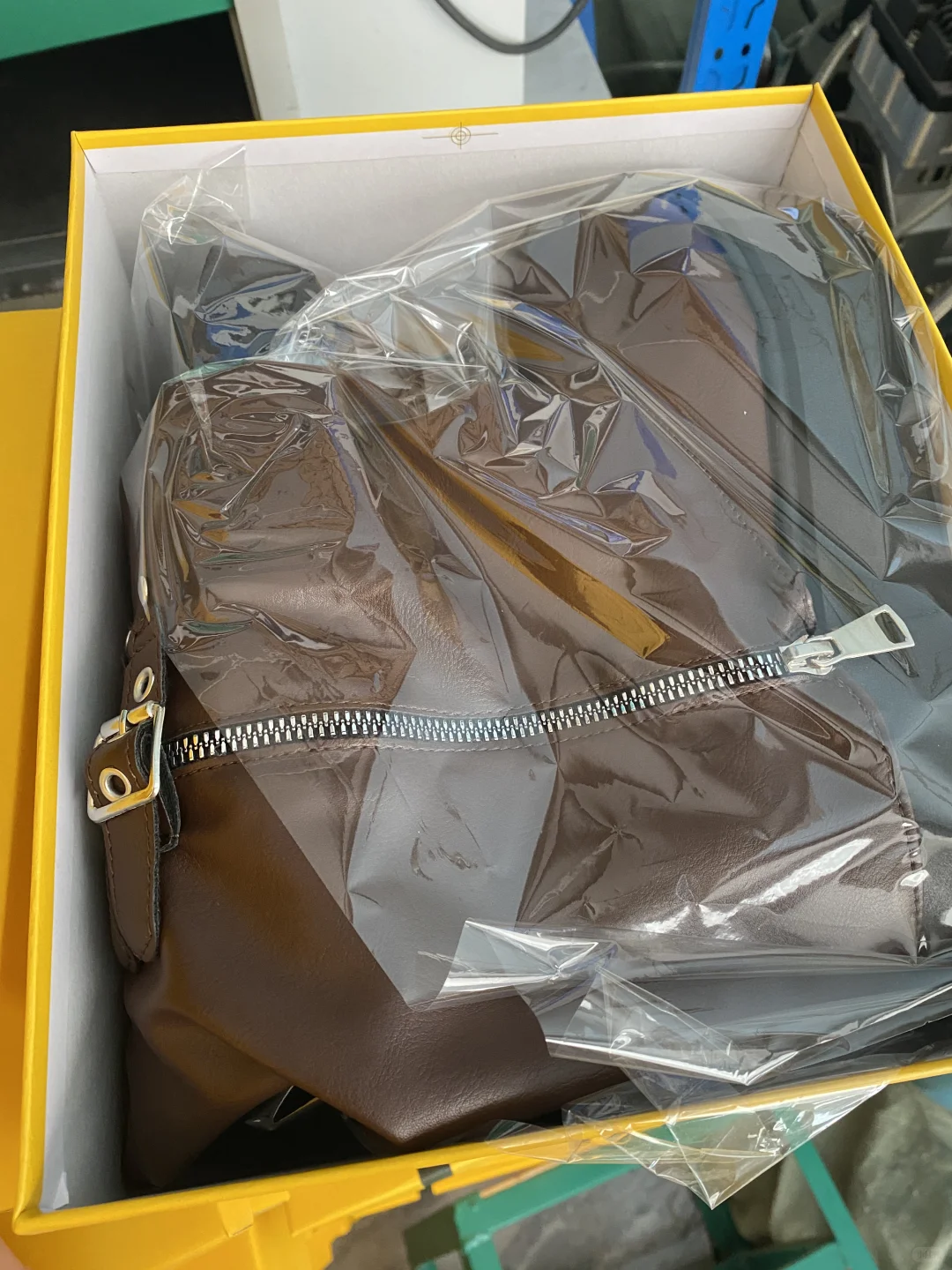 手工鞋制作现场