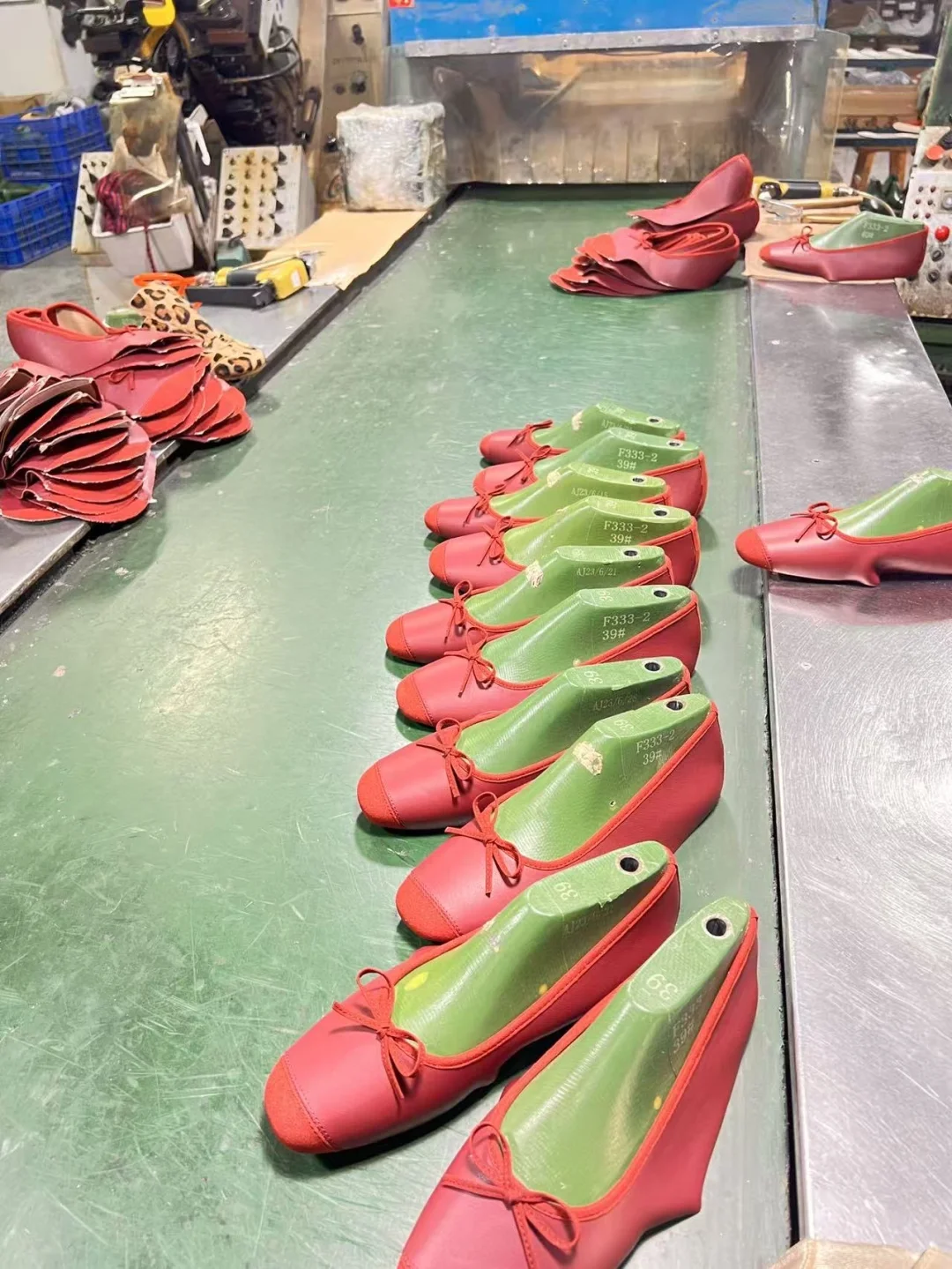 百万博主多次穿搭tui荐的小红鞋