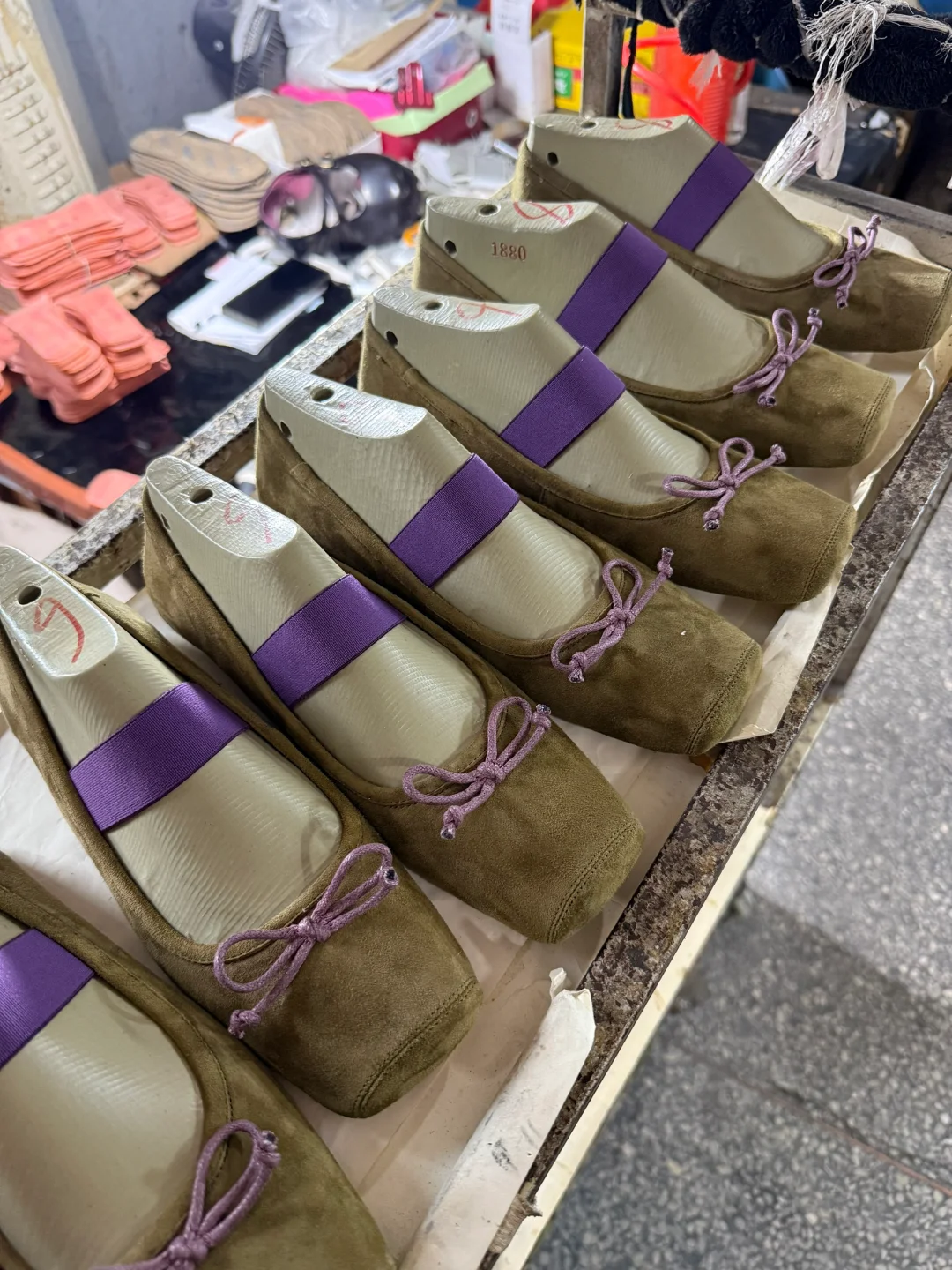 ?做工复杂的芭蕾舞鞋?