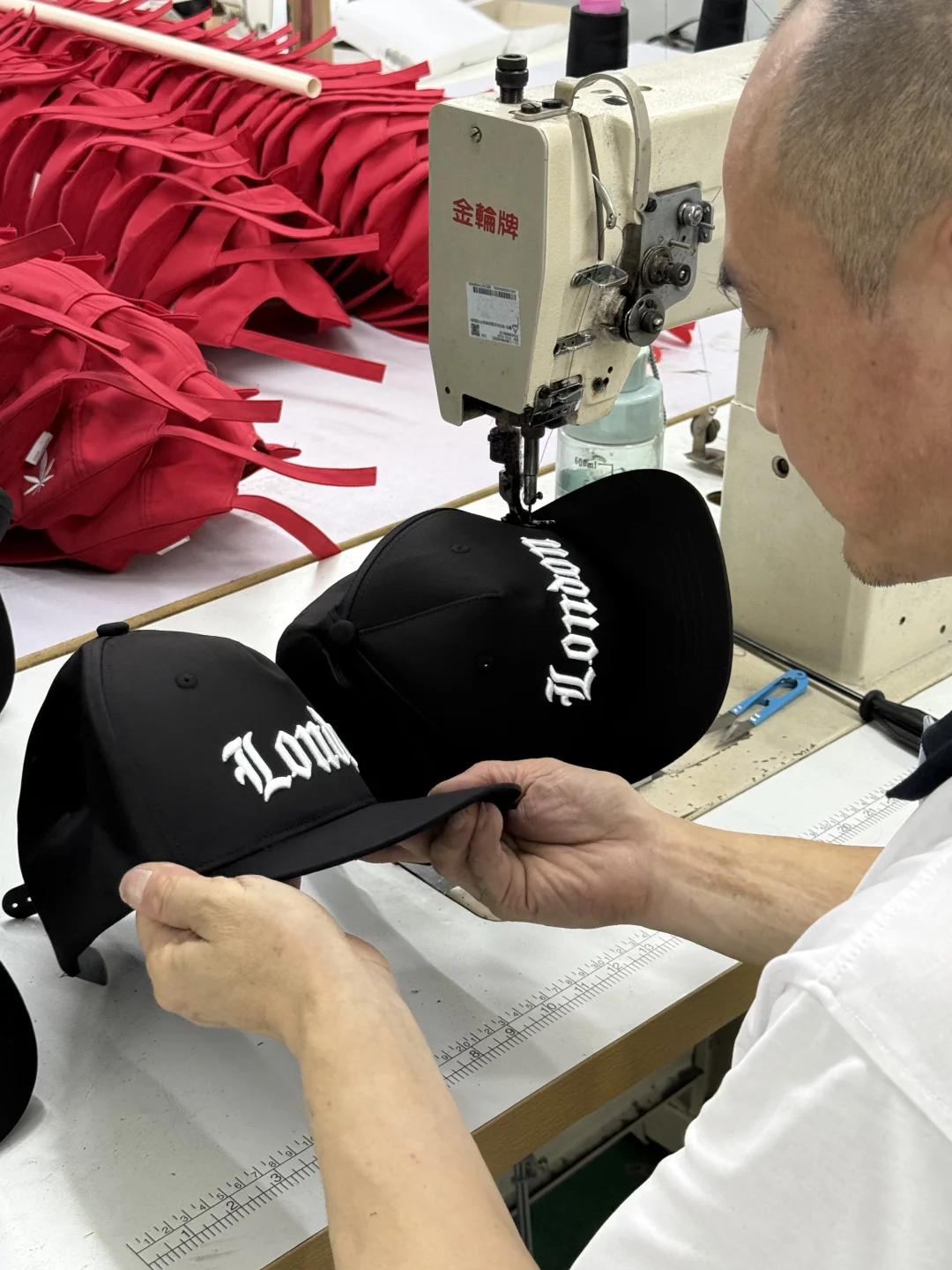 想做帽子的看过来！中高端源头帽厂实拍?
