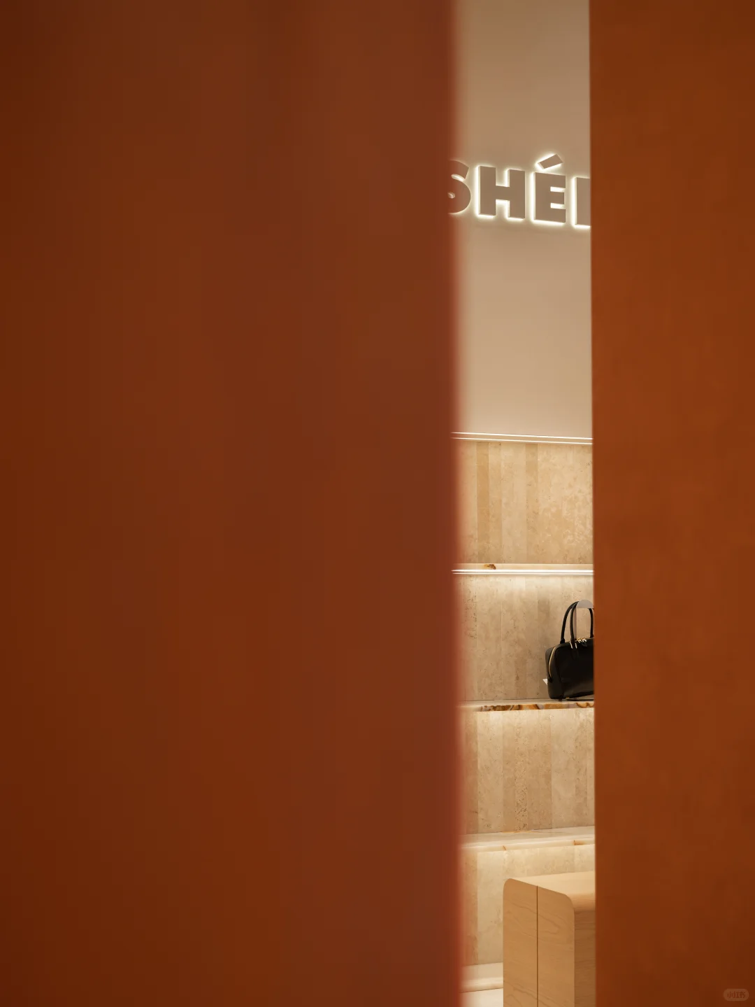 我们在南京德基落地作品：苏茵茵华南首店