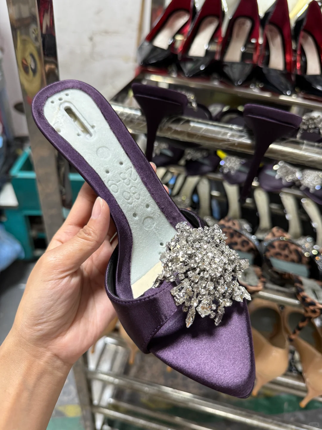 找到一家几十块就能拿的鞋子工厂