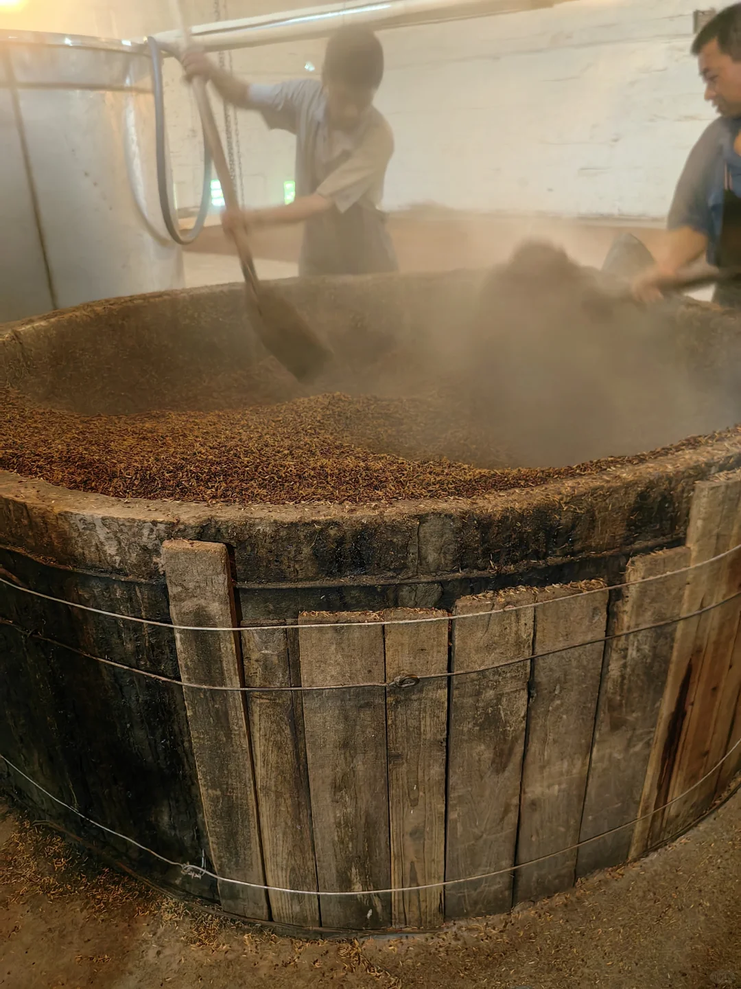 除了32一斤的糯高粱酒，还有20一斤的纯粮酒