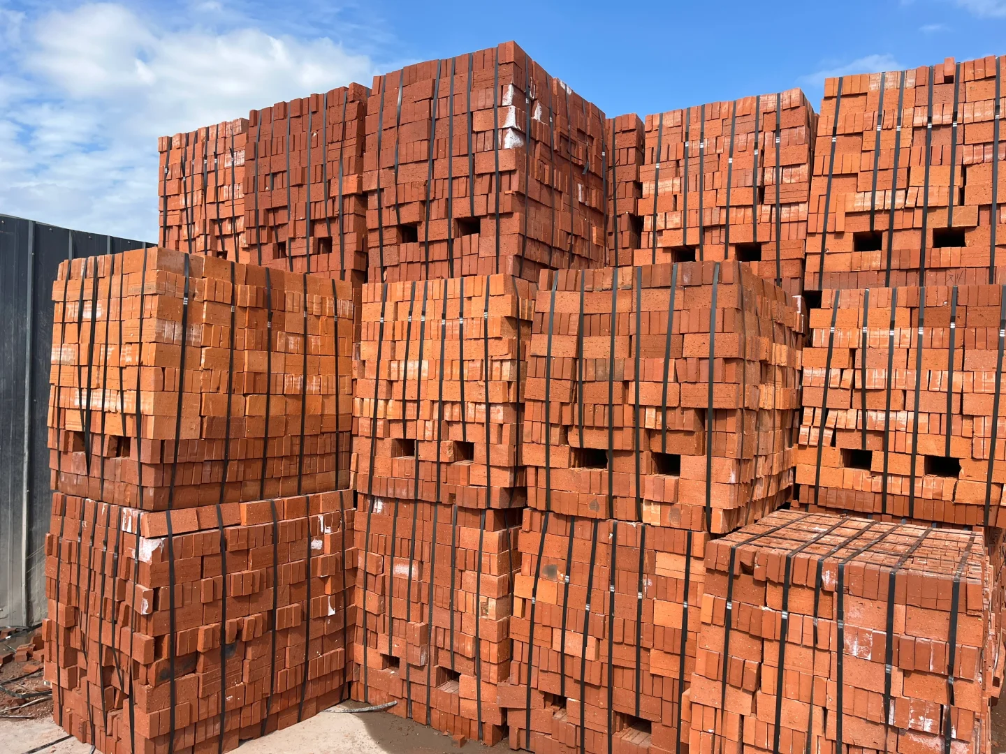 听说业主都在小红书上买黄沙水泥