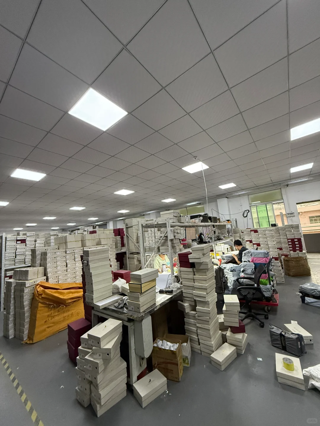 找到一家几十块就能拿的鞋子工厂