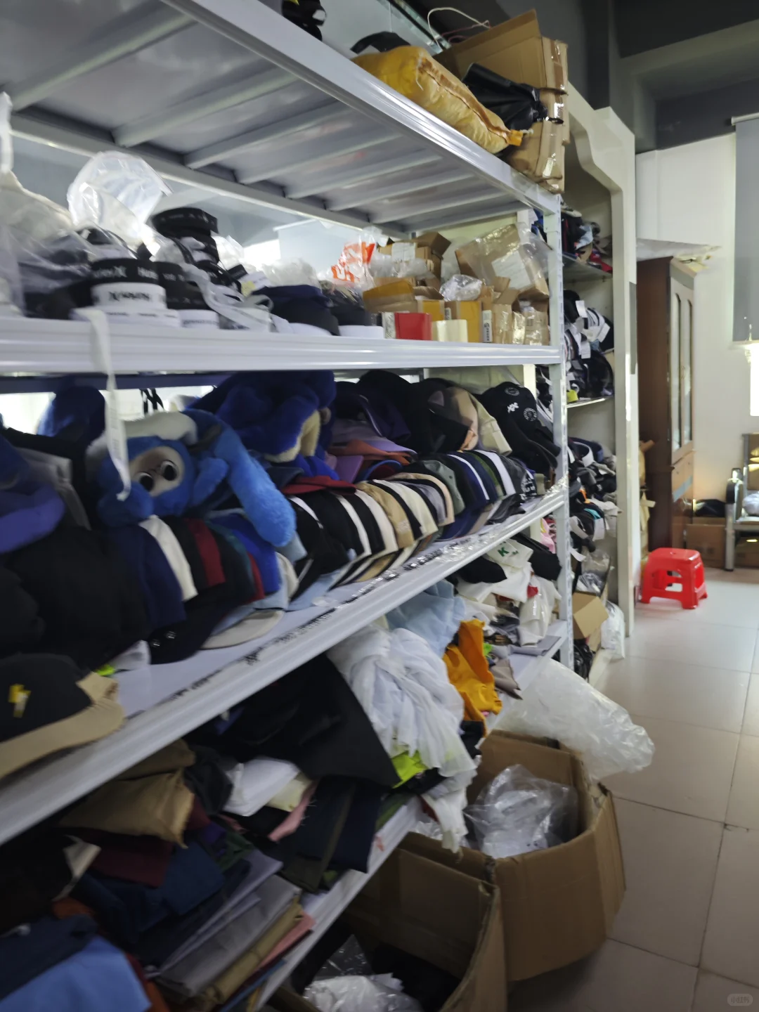 帽子主打“小单快反与灵活定制