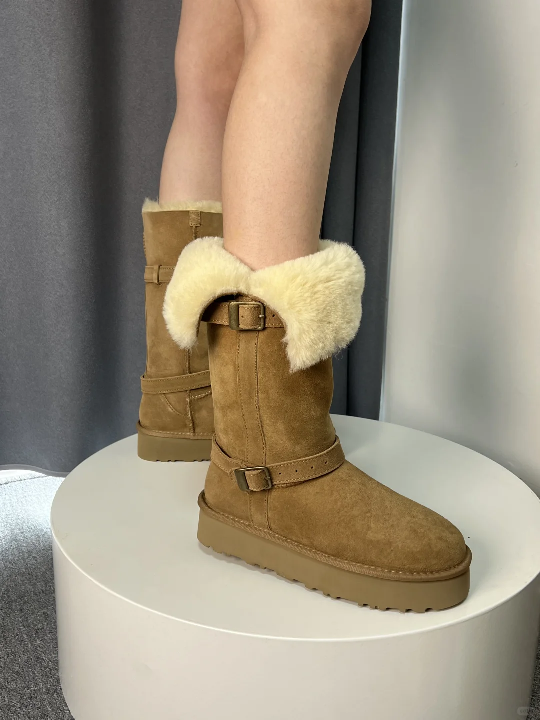 175小姐姐无滤镜无拉腿上脚实拍?