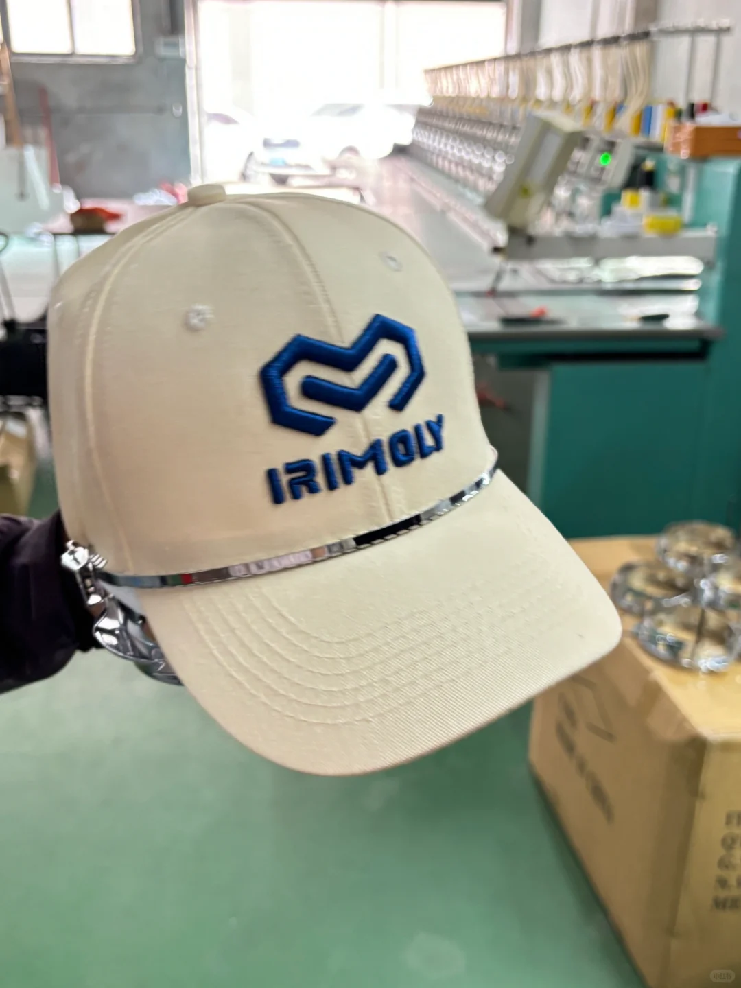 论一顶立体刺绣的帽子是如何诞生的?