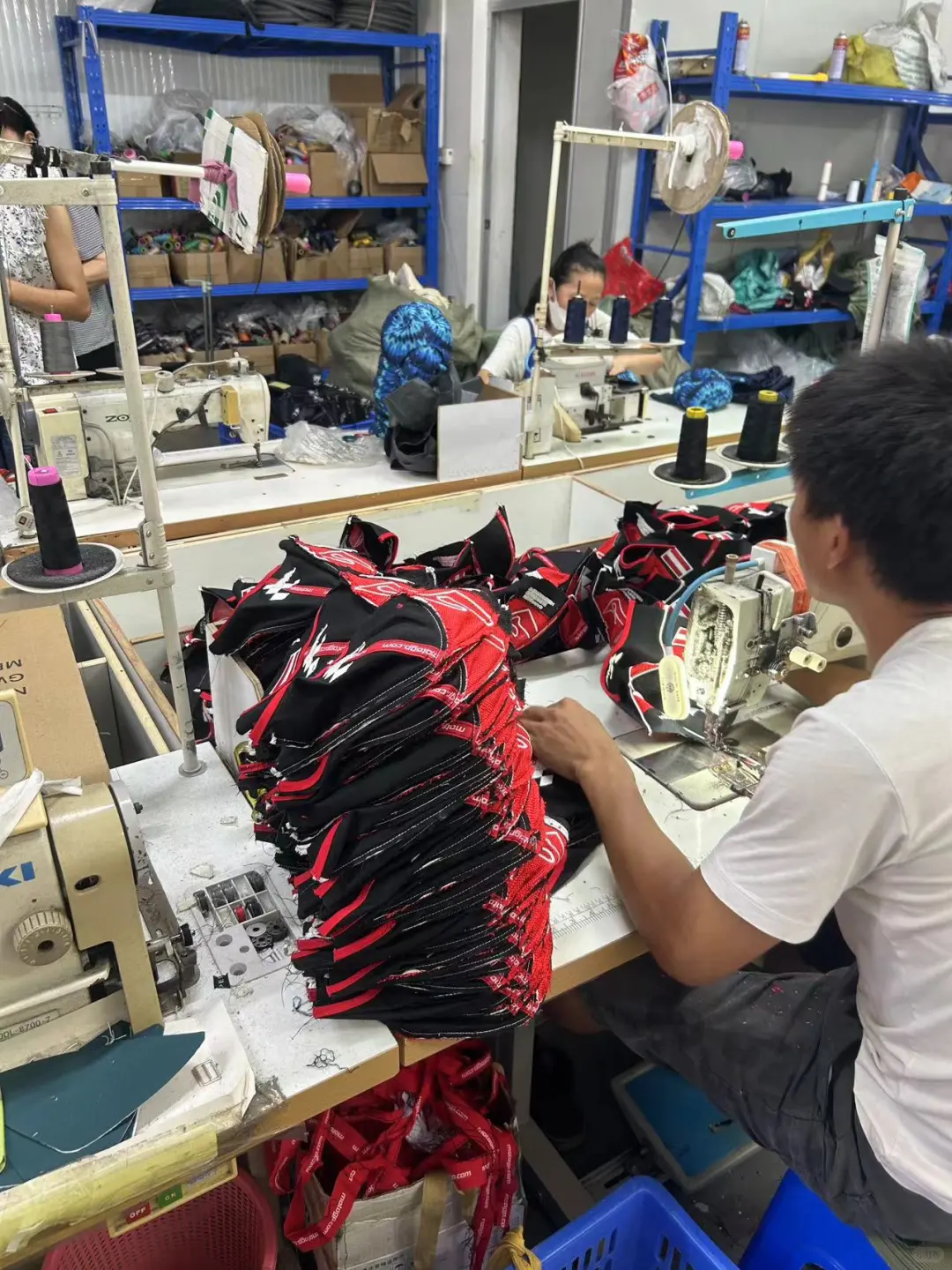 东莞石排帽子工厂，寻求外贸公司合作！！！