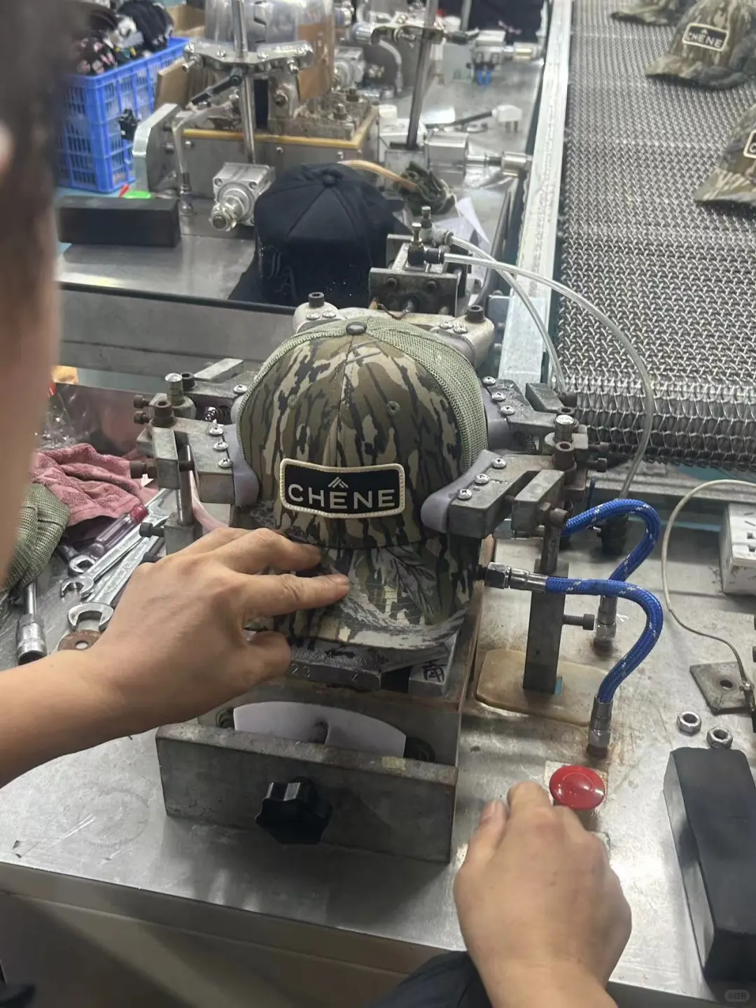 东莞石排帽子工厂，寻求外贸公司合作！！！