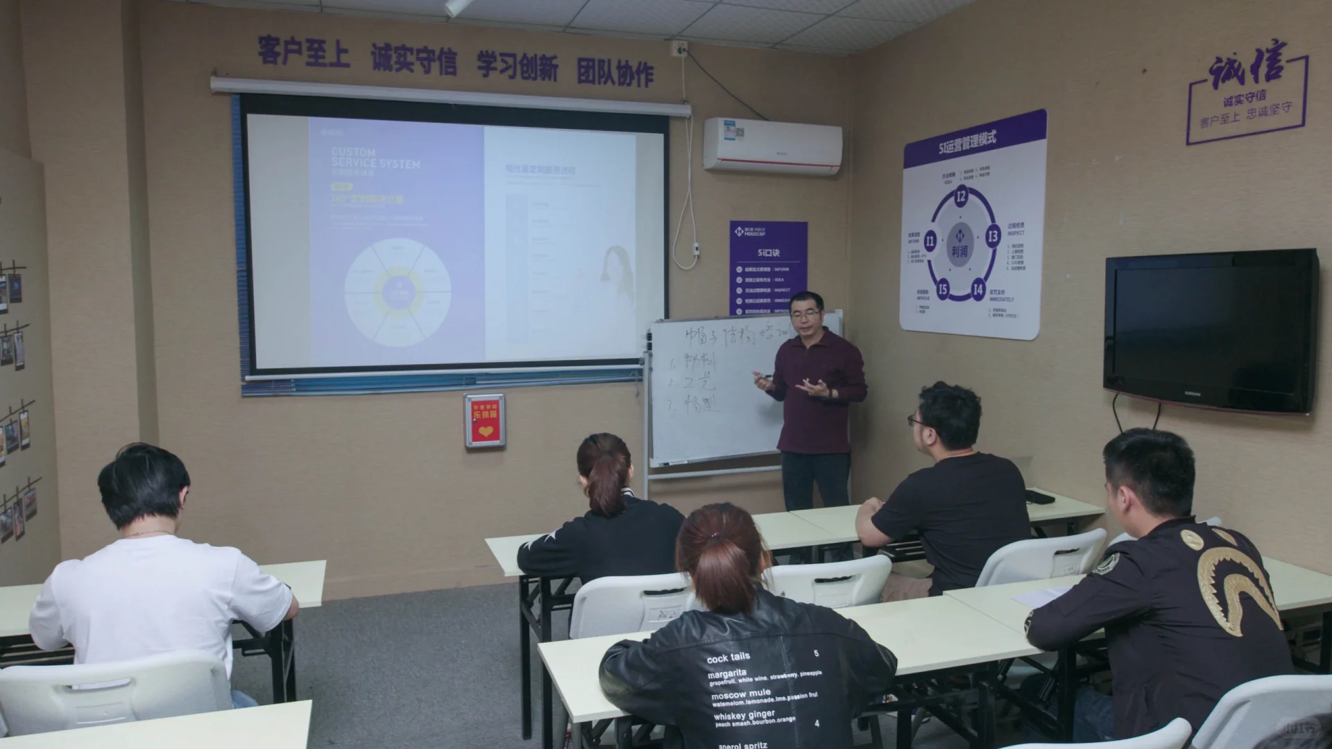 接大小单的帽子代工厂 为帽子注入匠心精神