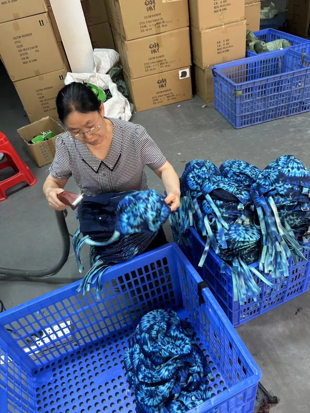 东莞石排帽子工厂，寻求外贸公司合作！！！