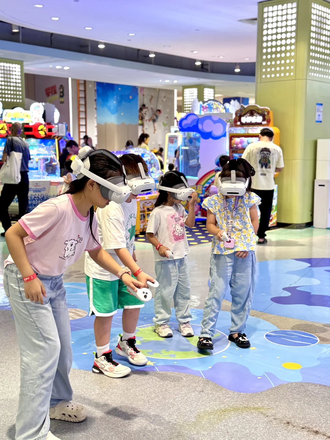 商场居然有虚实结合的MR游戏？