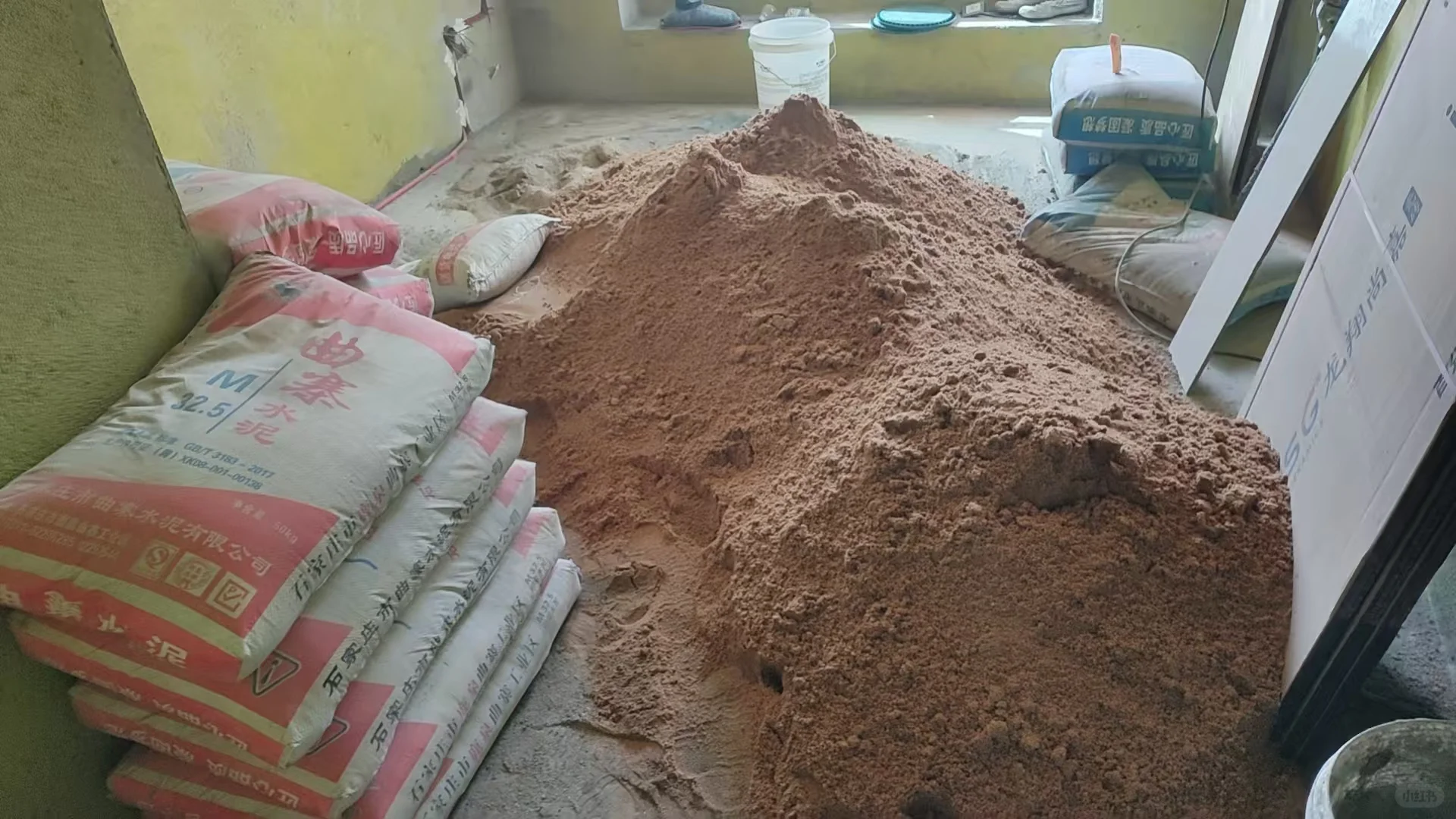 石家庄厂家批发水泥、沙子等，24 小时送货