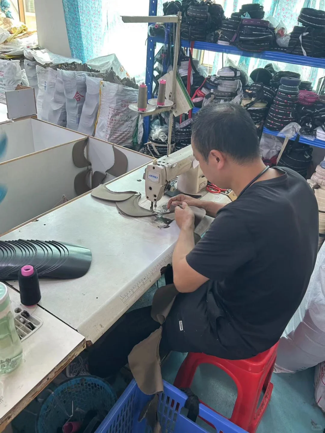 一家在用心做帽子的帽子源头工厂！！