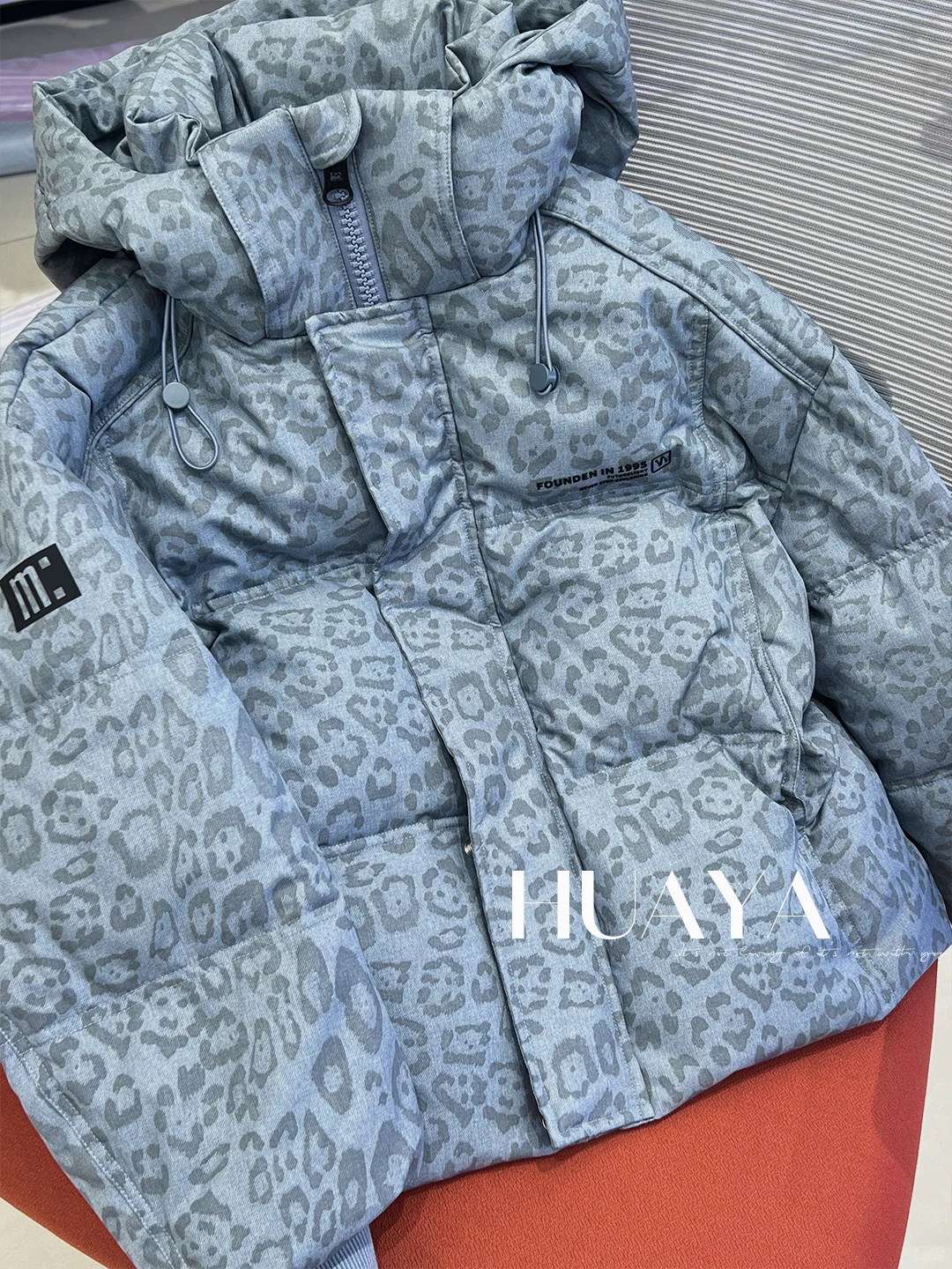 2025新品｜豹纹面料系列?高级感羽绒服面料