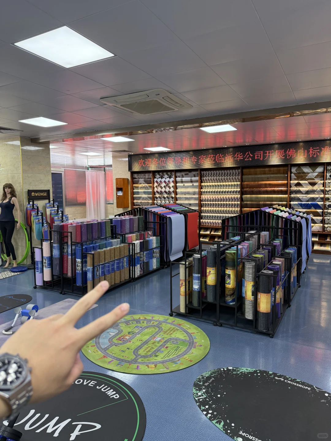 26岁在自家工厂当外贸业务员