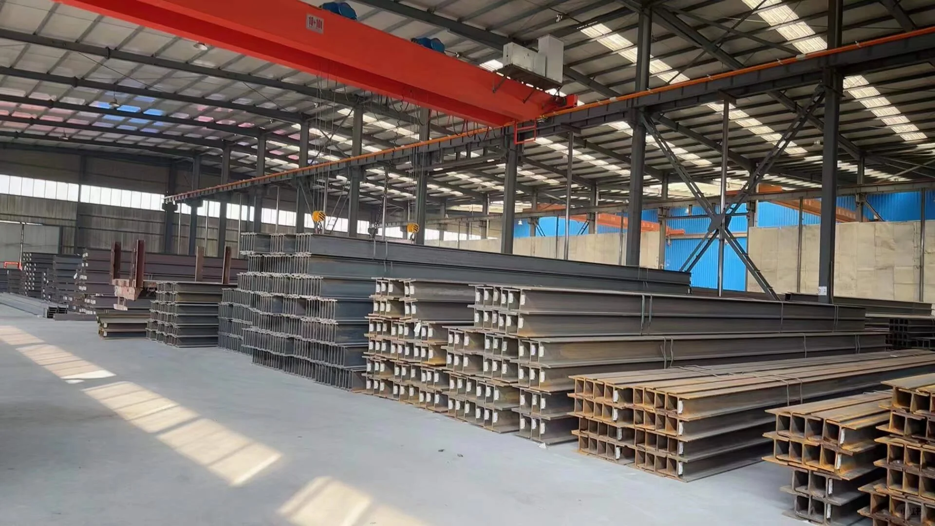 我是在上海做钢材出口贸易的