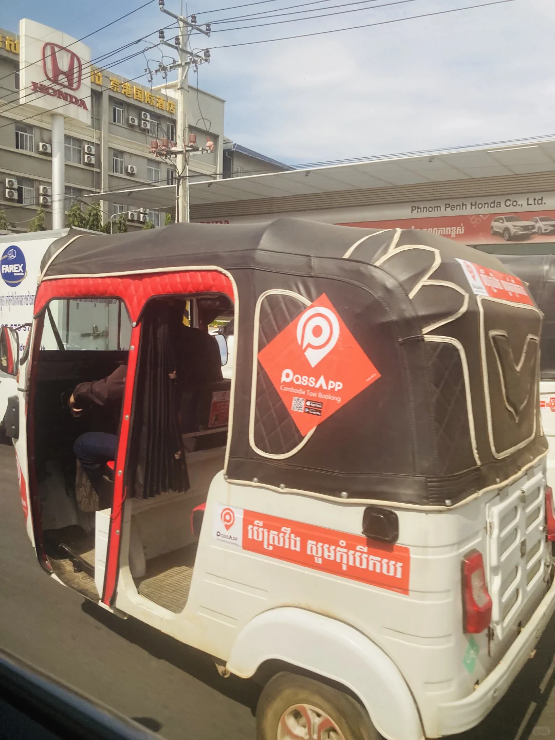 Garments Factory in Cambodia柬埔寨服装厂