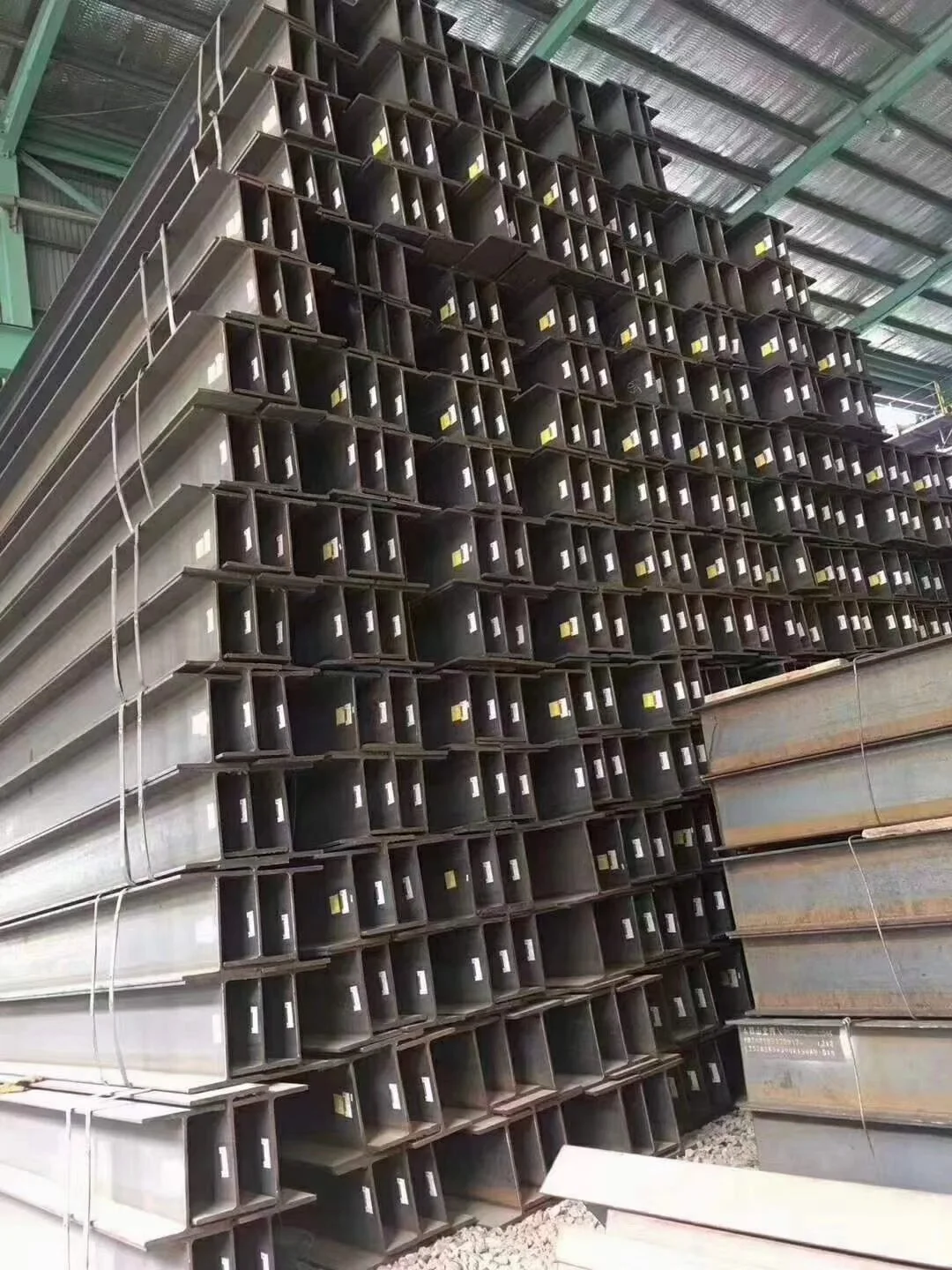 我是在上海做钢材出口贸易的